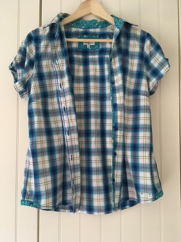 Taillierte kurzarm bluse von - taillierte, kurzarm-bluse